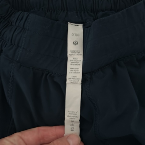 Lululemon size 0 Tall navy Hotty Hot shorts - Picture 5 of 6